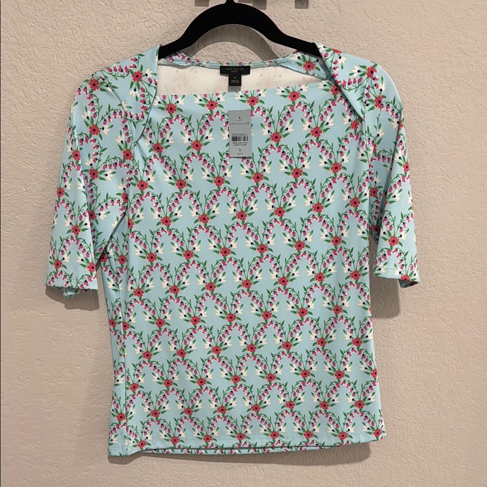 Ann Taylor Green Fitted 3/4 Sleeve Blouse